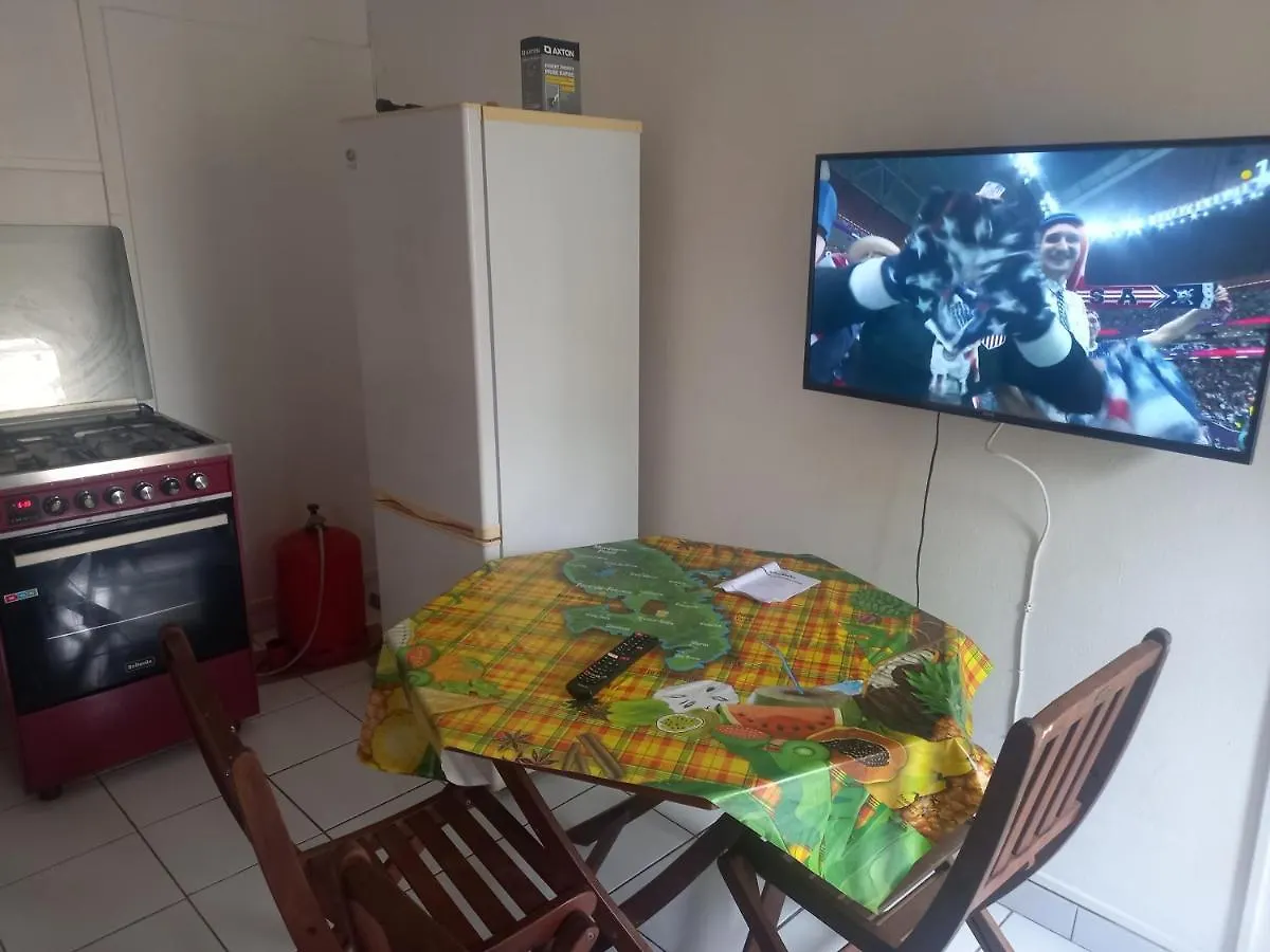 法兰西堡Niky House公寓 公寓